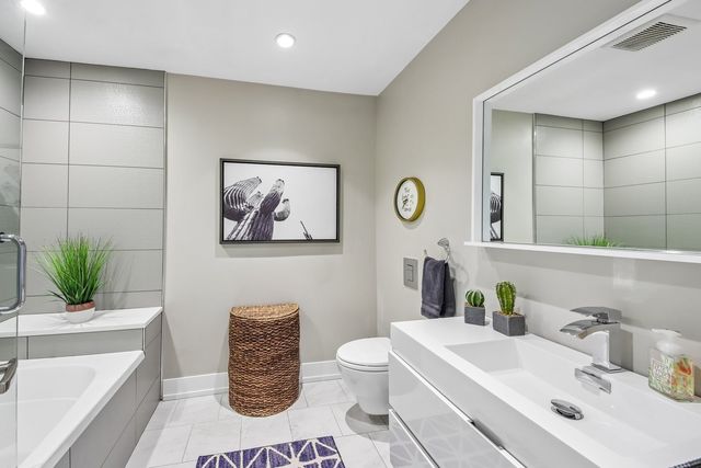 1209 Diane Lane, Elk Grove Village, IL 60007