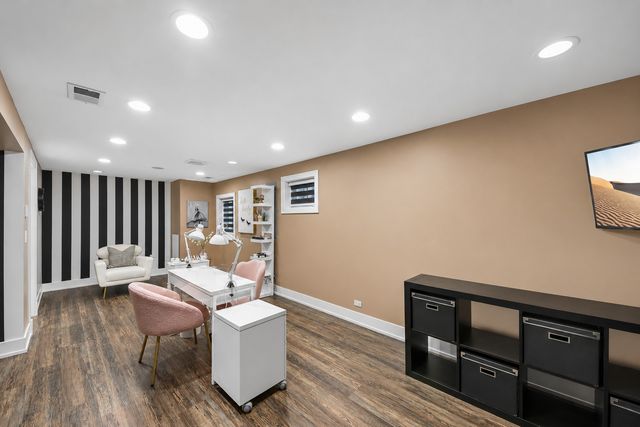 1209 Diane Lane, Elk Grove Village, IL 60007