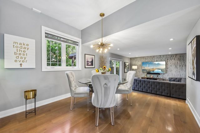 1209 Diane Lane, Elk Grove Village, IL 60007