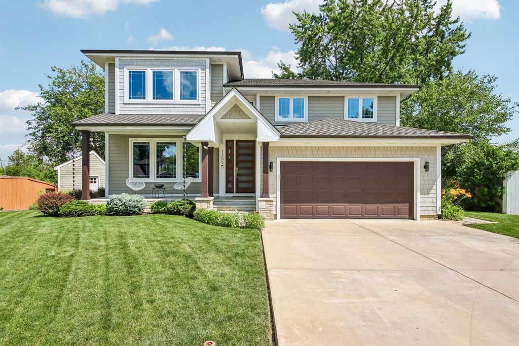 1209 Diane Lane, Elk Grove Village, IL 60007