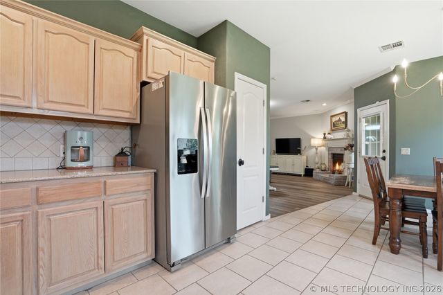 1714 W 119th Place S, Jenks, OK 74037