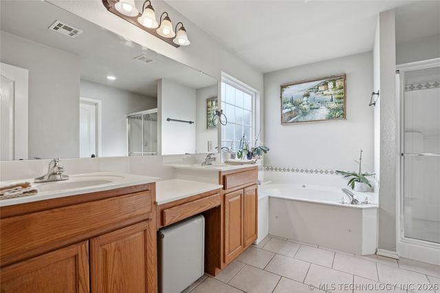 1714 W 119th Place S, Jenks, OK 74037