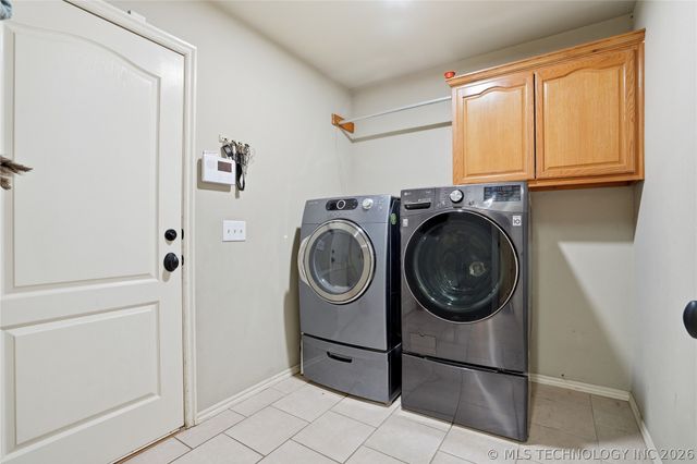 1714 W 119th Place S, Jenks, OK 74037