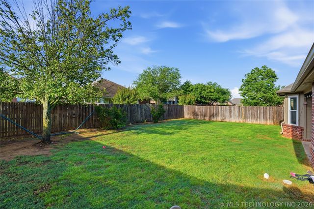 1714 W 119th Place S, Jenks, OK 74037
