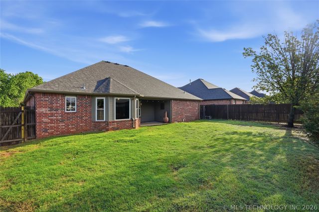 1714 W 119th Place S, Jenks, OK 74037