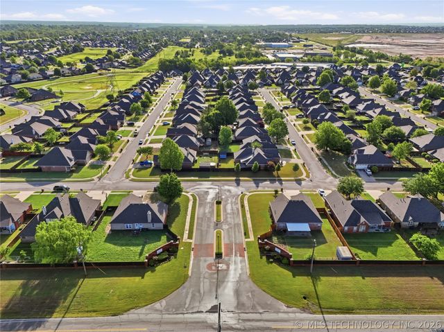 1714 W 119th Place S, Jenks, OK 74037