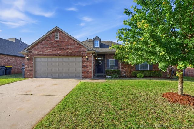 1714 W 119th Place S, Jenks, OK 74037