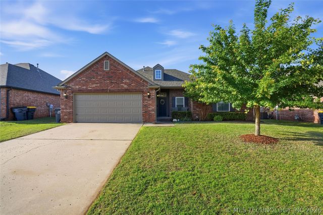 1714 W 119th Place S, Jenks, OK 74037