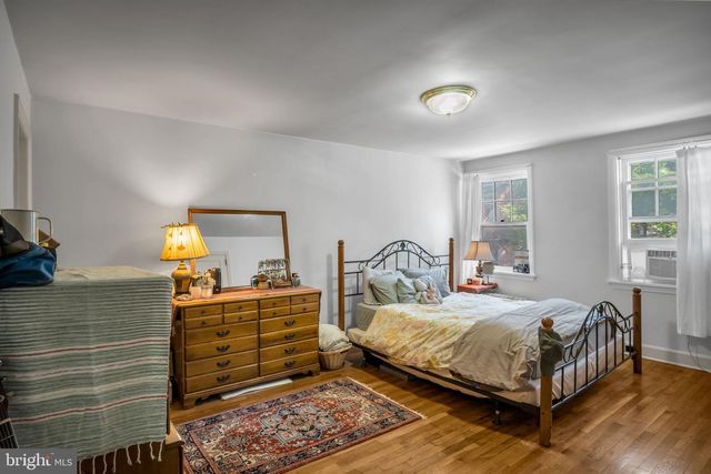 10 W POMFRET ST, Carlisle, PA 17013