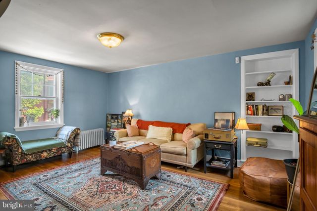 10 W POMFRET ST, Carlisle, PA 17013