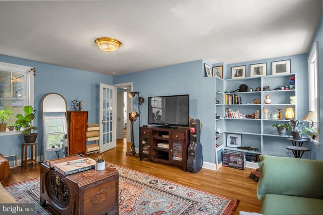 10 W POMFRET ST, Carlisle, PA 17013