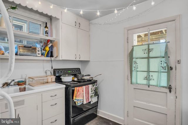 10 W POMFRET ST, Carlisle, PA 17013