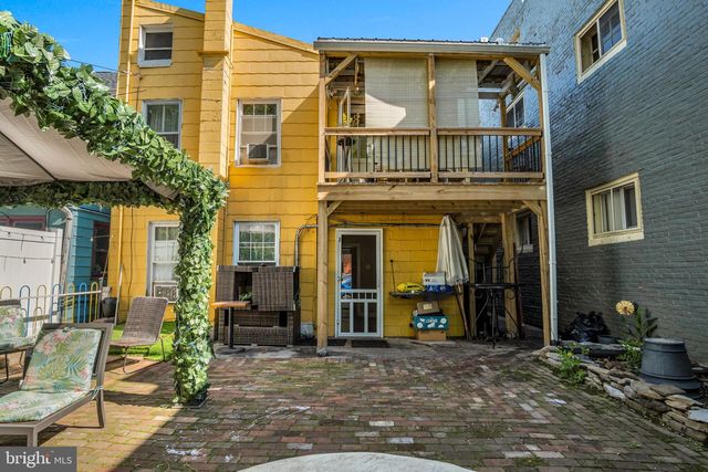 10 W POMFRET ST, Carlisle, PA 17013