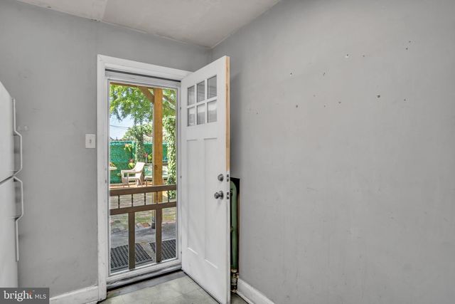 10 W POMFRET ST, Carlisle, PA 17013