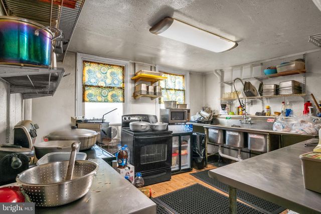 10 W POMFRET ST, Carlisle, PA 17013