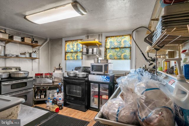 10 W POMFRET ST, Carlisle, PA 17013