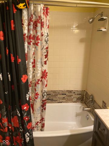 7135 Bay Point Court, Indianapolis, IN 46214