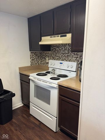 7135 Bay Point Court, Indianapolis, IN 46214