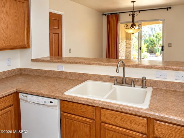 2743 N Saramano Lane, Tucson, AZ 85712