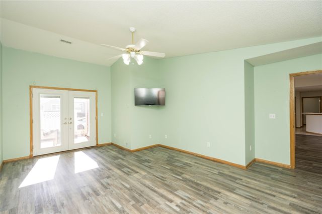 9509 Ironwood Lane, Johnston, IA 50131