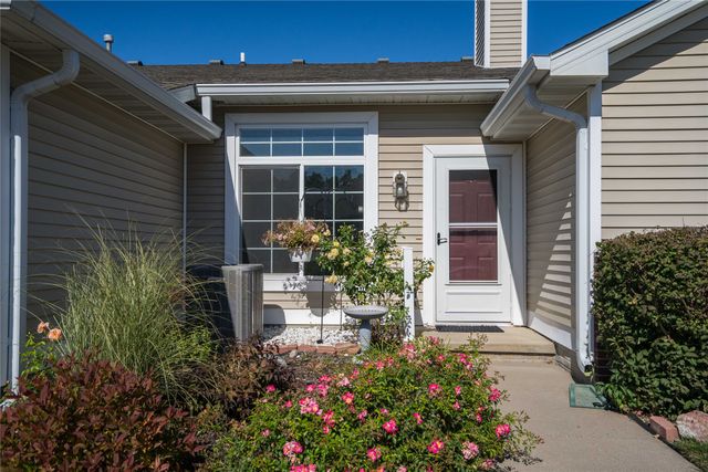 9509 Ironwood Lane, Johnston, IA 50131