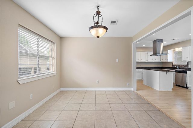 4915 Kentington Drive, Alvin, TX 77511
