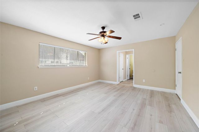 4915 Kentington Drive, Alvin, TX 77511