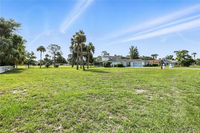 34 N Country Club Drive, Crystal River, FL 34429