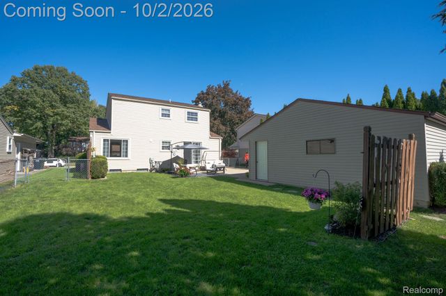 12866 Windsor Court, Sterling Heights, MI 48313