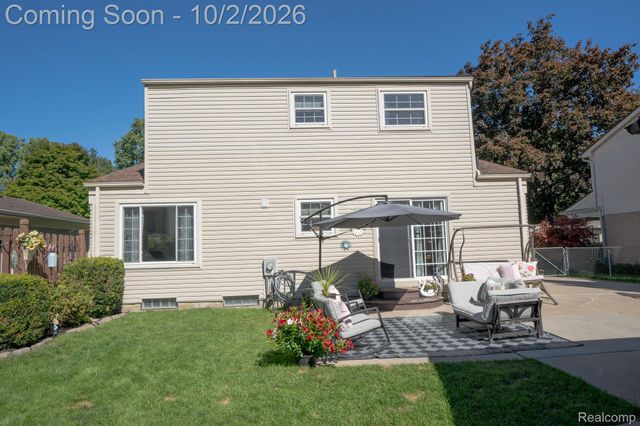 12866 Windsor Court, Sterling Heights, MI 48313