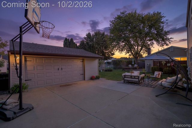 12866 Windsor Court, Sterling Heights, MI 48313