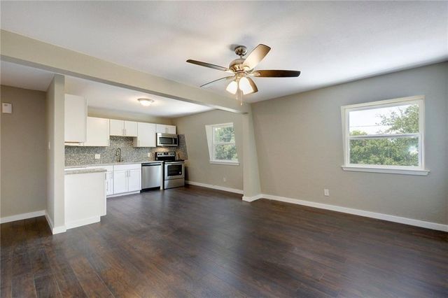 7204 Twin Crest DR 102, Austin, TX 78752