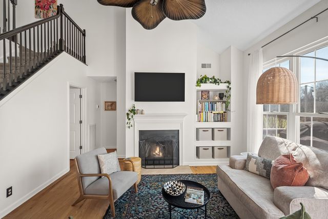 112 Waters Edge Ln, Hendersonville, TN 37075