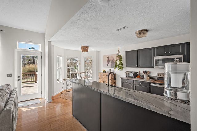 112 Waters Edge Ln, Hendersonville, TN 37075