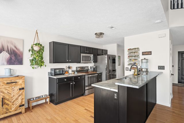 112 Waters Edge Ln, Hendersonville, TN 37075