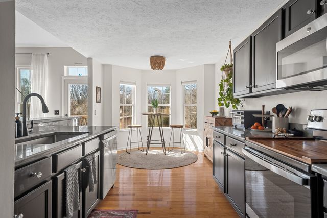 112 Waters Edge Ln, Hendersonville, TN 37075