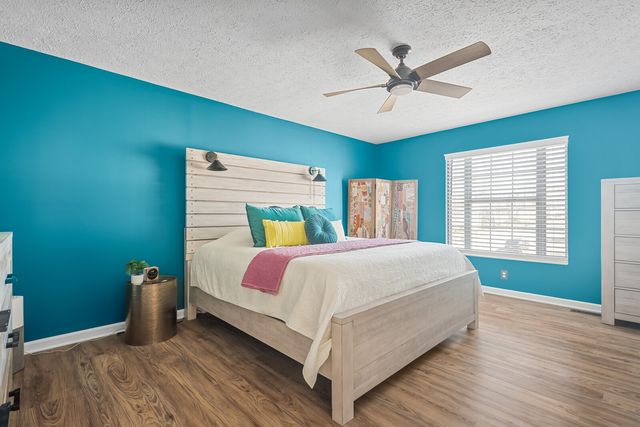 112 Waters Edge Ln, Hendersonville, TN 37075