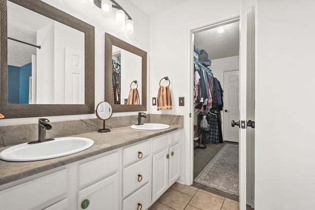 112 Waters Edge Ln, Hendersonville, TN 37075