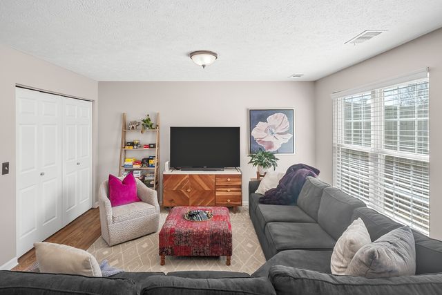 112 Waters Edge Ln, Hendersonville, TN 37075