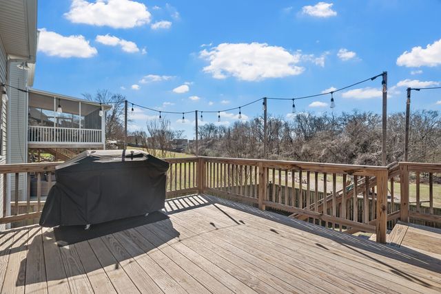 112 Waters Edge Ln, Hendersonville, TN 37075