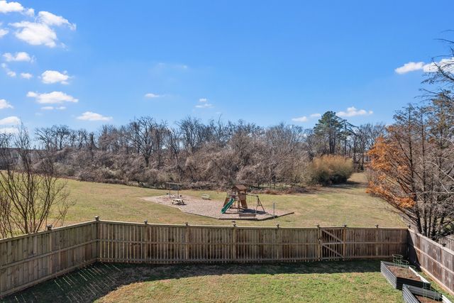 112 Waters Edge Ln, Hendersonville, TN 37075