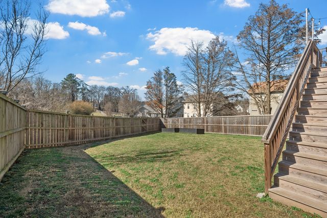 112 Waters Edge Ln, Hendersonville, TN 37075