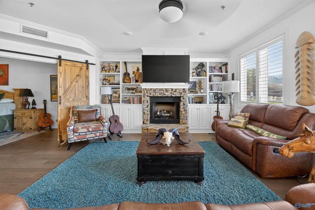 7020 Val Monte Drive 106, Guntersville, AL 35976