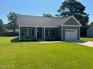 501 Parkway Court, Jacksonville, NC 28540