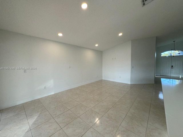 17850 NW 19th St 17850, Pembroke Pines, FL 33029