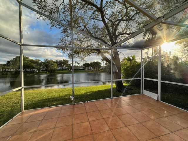 17850 NW 19th St 17850, Pembroke Pines, FL 33029