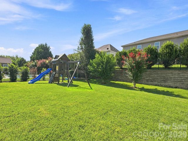 127 Tomahawk Drive, Mooresville, NC 28117