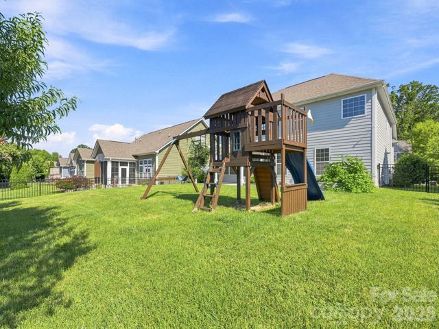 127 Tomahawk Drive, Mooresville, NC 28117