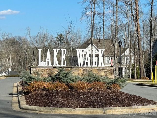 127 Tomahawk Drive, Mooresville, NC 28117
