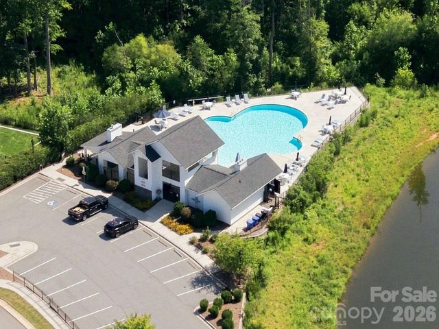 127 Tomahawk Drive, Mooresville, NC 28117